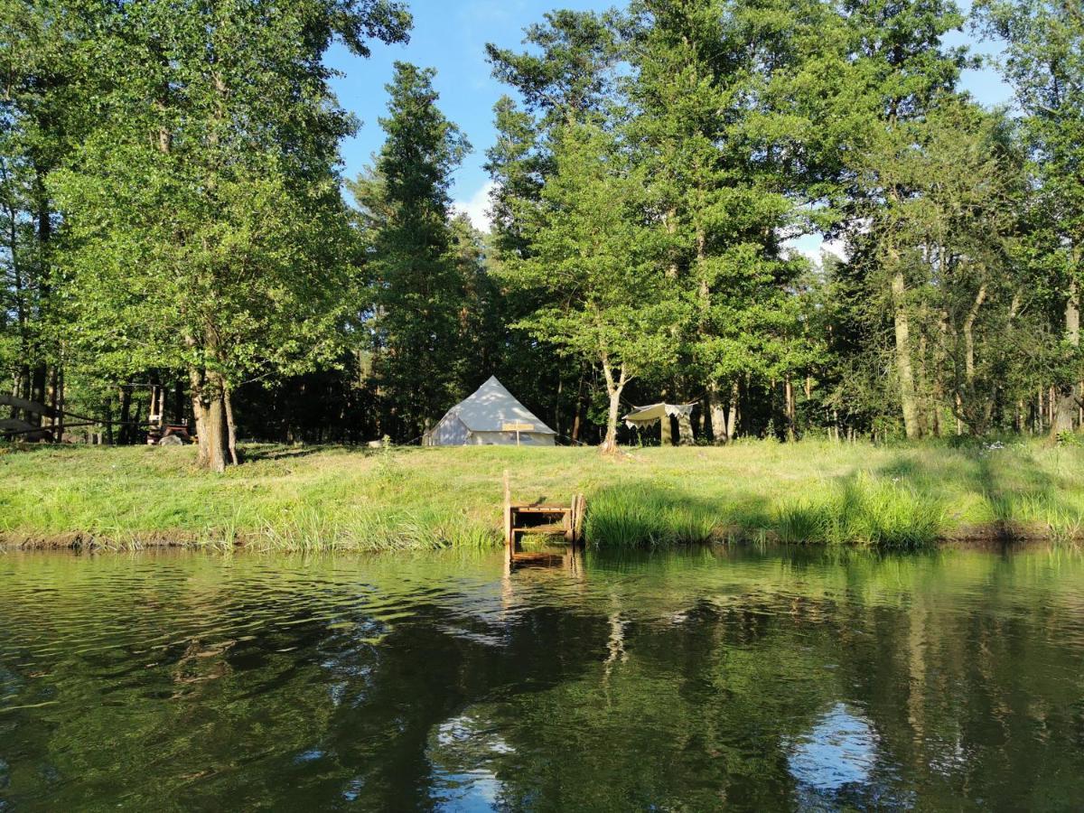 Hotel Glamping Kaliska à Łochów Extérieur photo