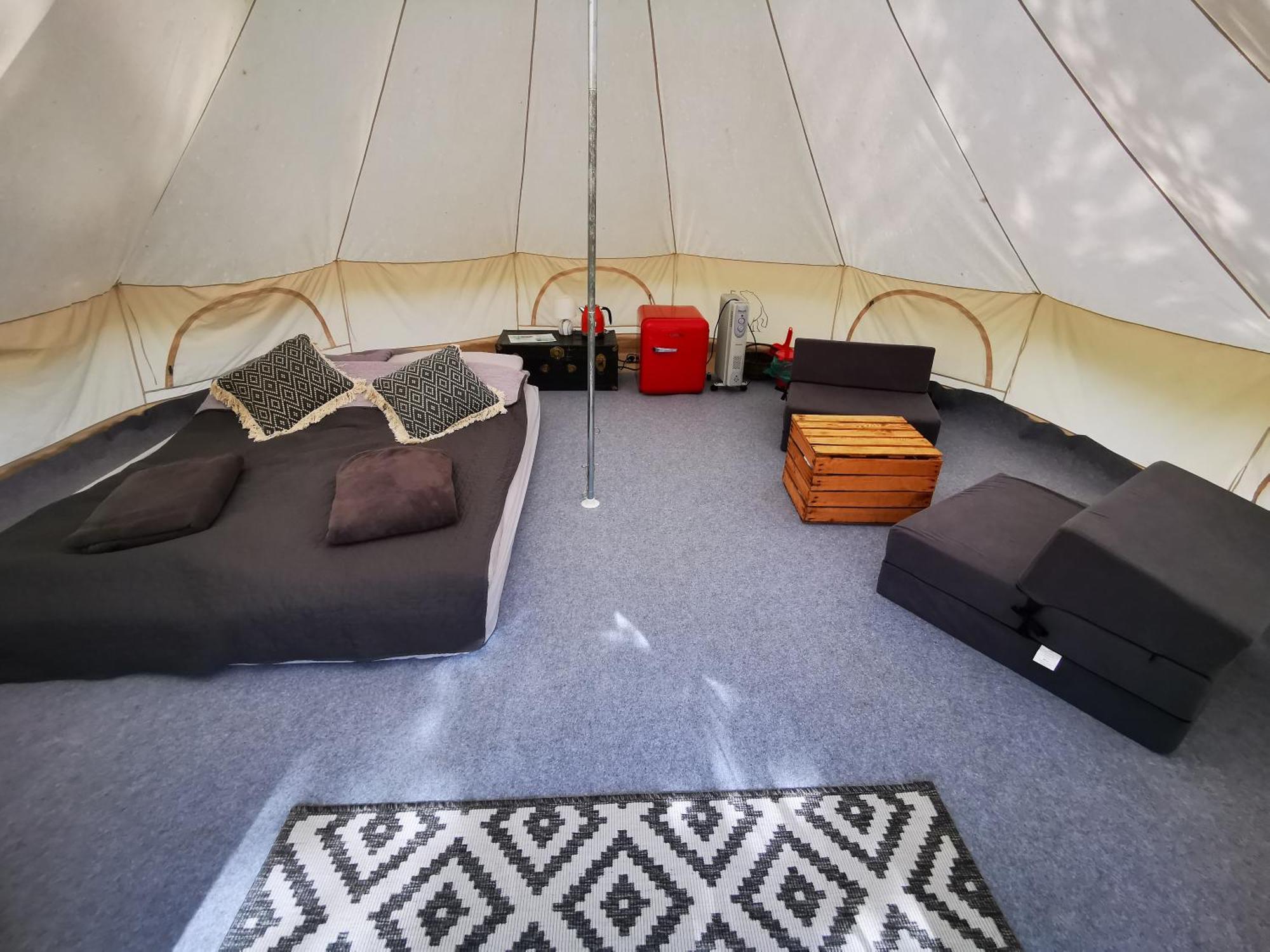 Hotel Glamping Kaliska à Łochów Extérieur photo