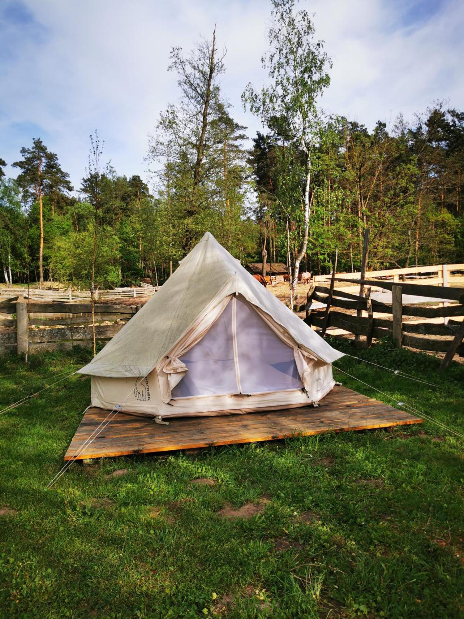 Hotel Glamping Kaliska à Łochów Extérieur photo